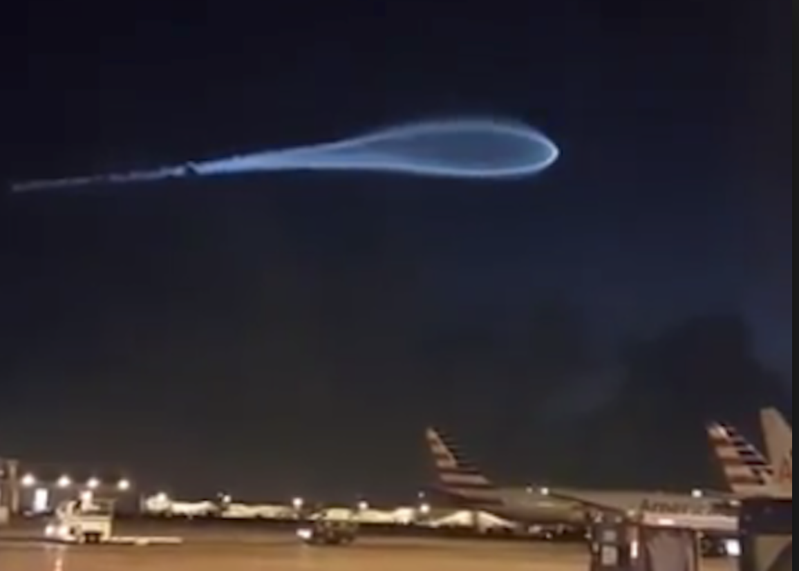 Strange UFO sighting in the skies above Los Angeles , CA! – 12/22/2017