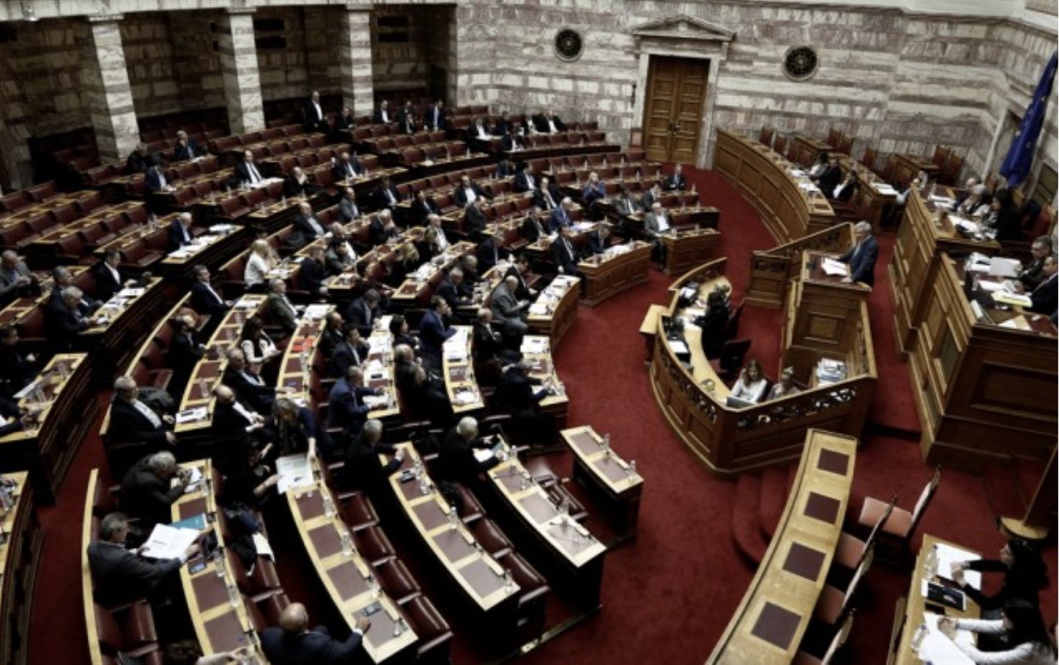 Η πλειοψηφία των Ελλήνων δεν πιστεύει την κυβέρνηση για έξοδο από το μνημόνιο