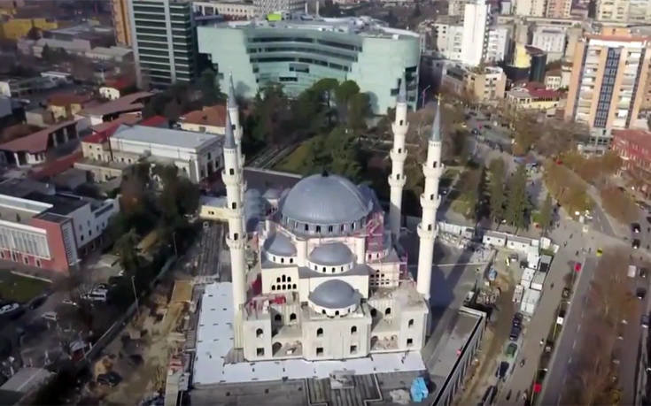 Η Τουρκία φτιάχνει ένα από τα μεγαλύτερα τζαμιά των Βαλκανίων στα Τίρανα