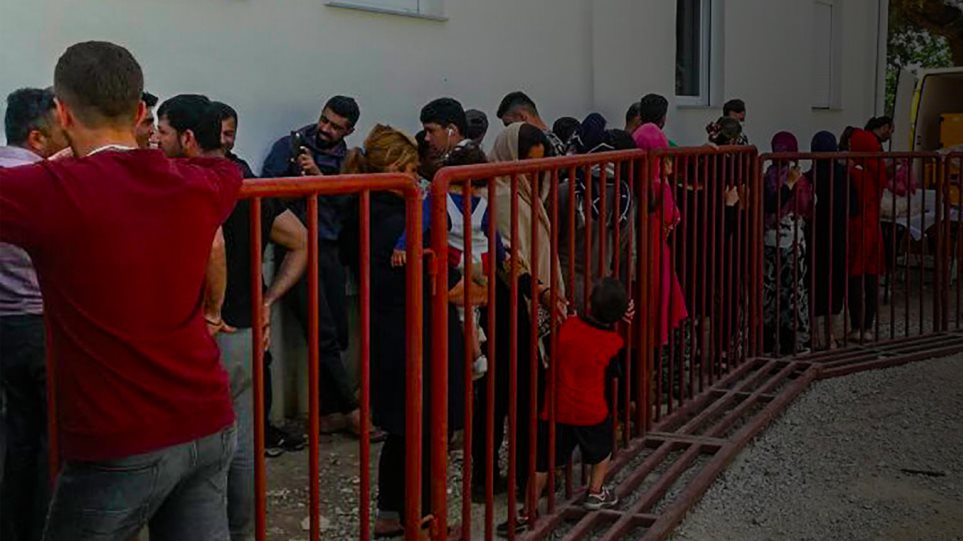 Πρώτο ΘΕΜΑ: Εκτός ελέγχου το μεταναστευτικό: Εμπορία εγγράφων στην Αθήνα, «κολαστήρια» στη Θεσσαλονίκη