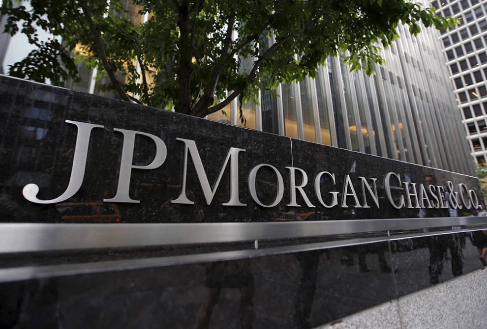 JP Morgan: «Bρώμικη» η έξοδος της Ελλάδας – Θυμίζει μνημόνιο