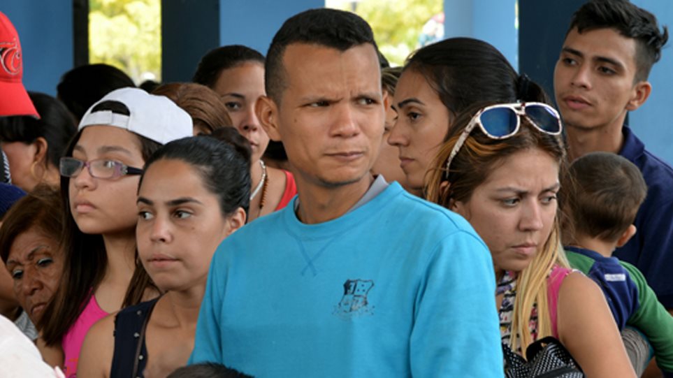 «Βουλιάζει» η Βενεζουέλα: Μονόδρομος η προσφυγιά και η πορνεία στην χώρα «ναυάγιο» του Μαδούρο