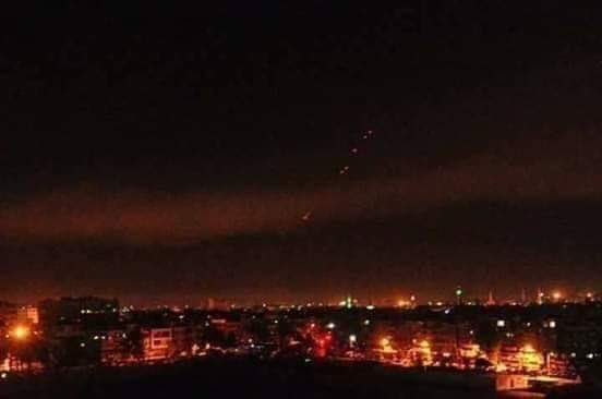 Ισραηλινό μαχητικό καταρρίφθηκε στη Συρία – Διαψεύδει το Τελ Αβίβ – Πήραν «φωτιά» τα αντιαεροπορικά συστήματα της Δαμασκού (upd)