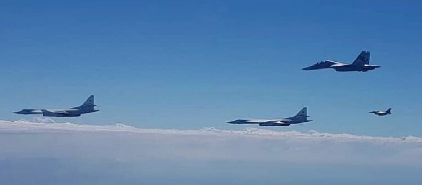 Ρωσικά στρατηγικά βομβαρδιστικά Tu-160 στις ακτές των ΗΠΑ μαζί με μαχητικά Su-30 – Δείτε φωτό, βίντεο
