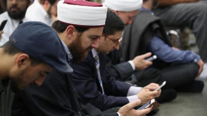 Google Approves App For Muslims To Report People Who Criticize Islam