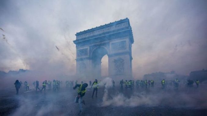 Macron Deploys 89,000 Cops To Thwart French Revolution