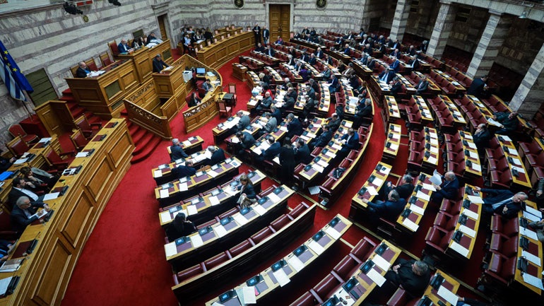 Ζωντανά – Βουλή: Σε εξέλιξη η καταμέτρηση για τις αναθεωρητέες διατάξεις του Συντάγματος