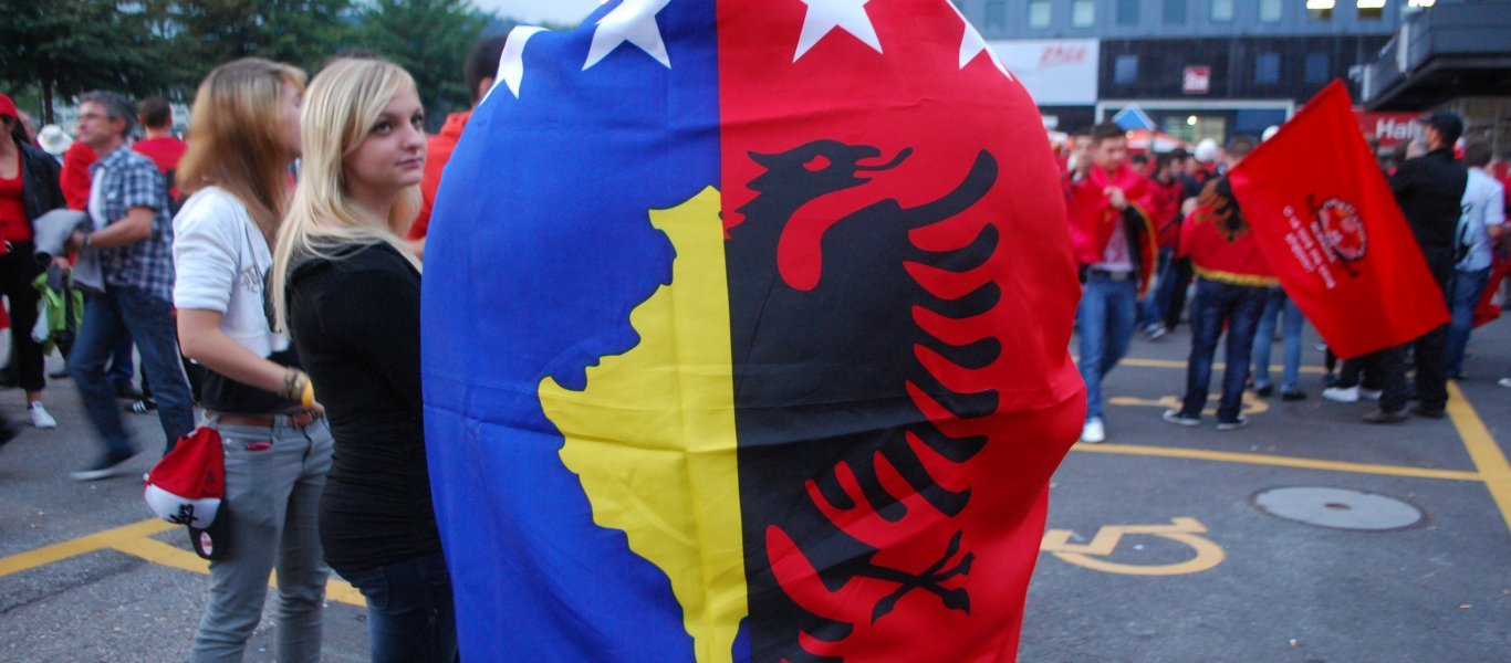 Μετωπική ΗΠΑ – Κοσόβου: «Θα κλείσουμε την στρατιωτική βάση & θα σας παραδώσουμε στην Σερβία» – Εκτός ελέγχου οι Αλβανοί