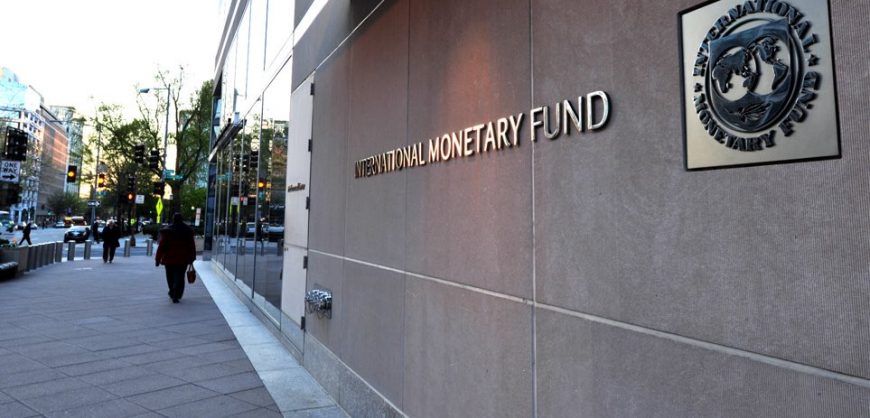 IMF: The Greek economy needs even a new memorandum