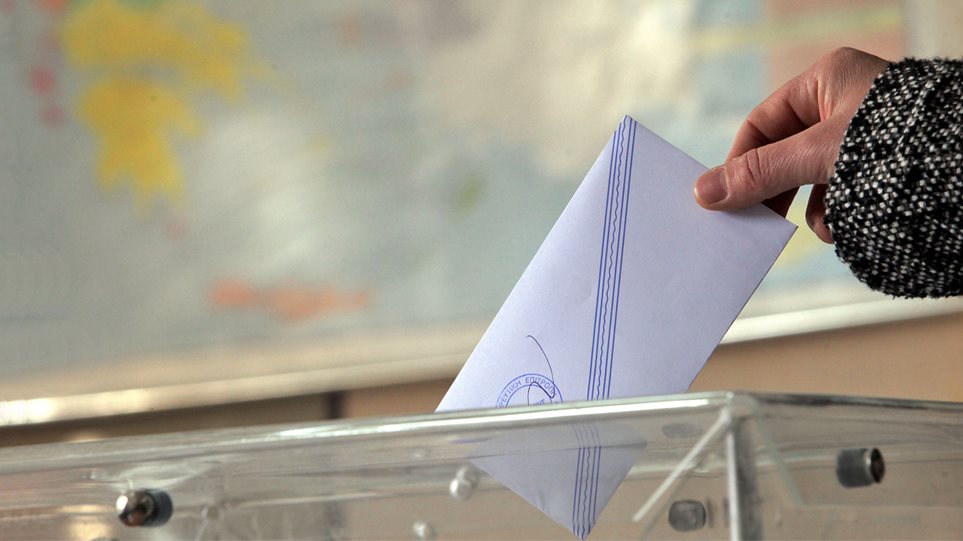 Δημοσκόπηση: Μπροστά με 10,8% η ΝΔ στις ευρωεκλογές – Οικονομία και εθνικά θέματα κρίνουν την ψήφο