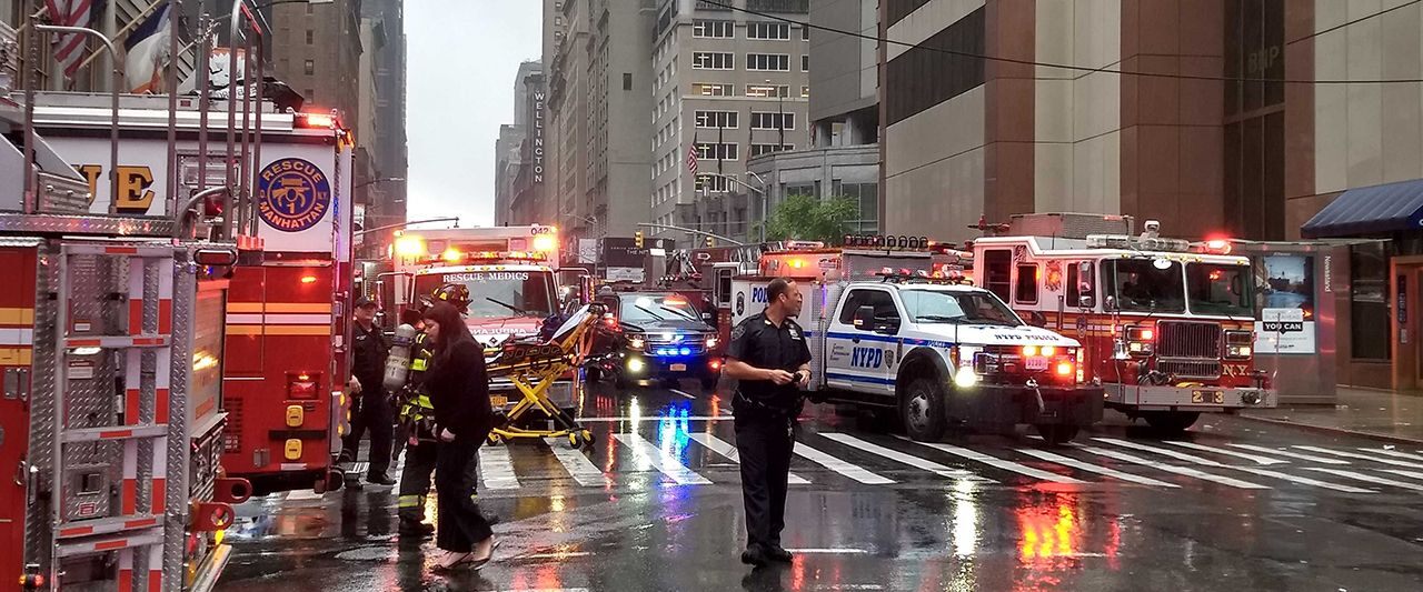 1 dead after helicopter makes ‘hard landing’ atop Manhattan tower, sparking huge FDNY response
