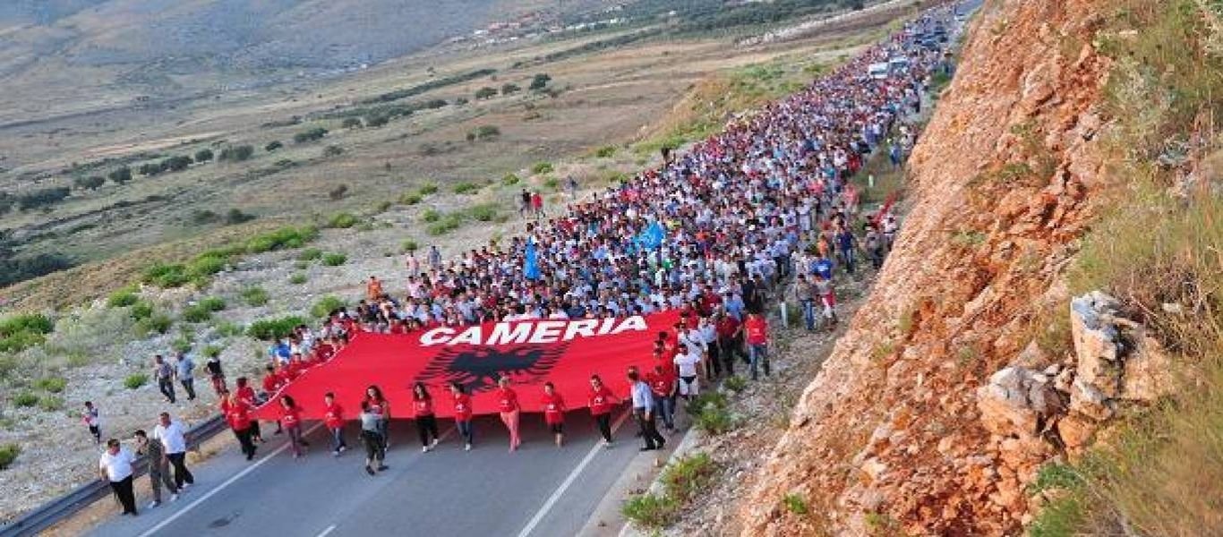 Χάος στην Αλβανία αλλά ο Ράμα μαζεύει τους Τσάμηδες στα σύνορα για την «γενοκτονία από τους Έλληνες»