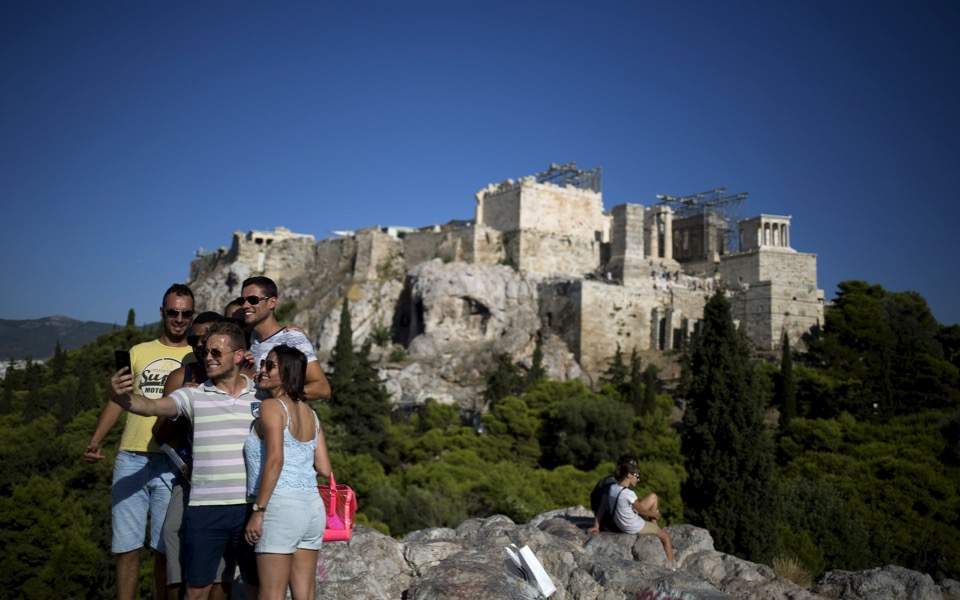Travel agreement between Greece, Australia goes into effect