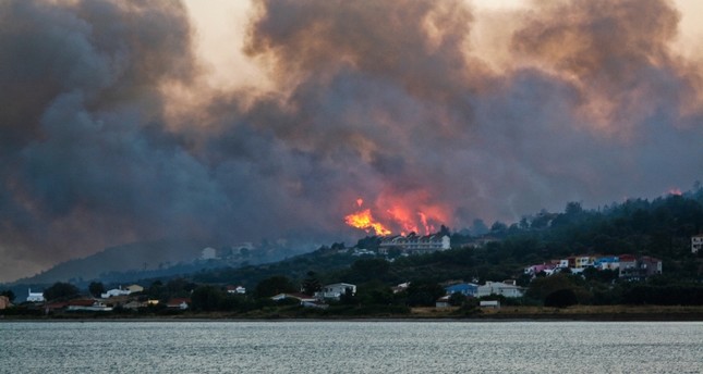 Wildfire in Greece’s Samos forces hundreds to evacuate