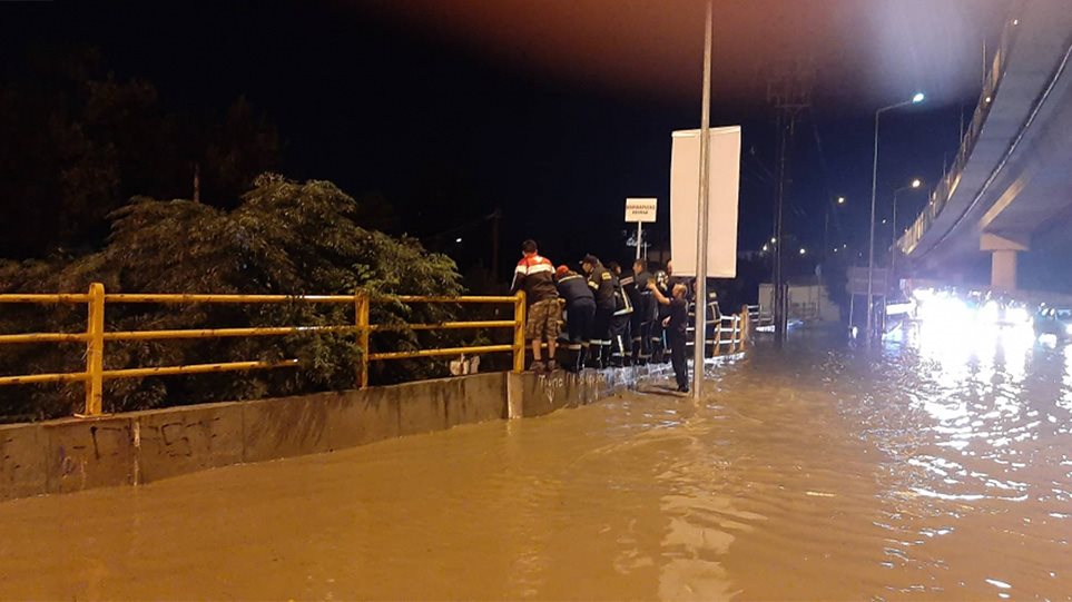 Καιρός: Πλημμύρες και χαλάζι σε Θεσσαλονίκη και Τρίκαλα – Ποιες περιοχές θα επηρεαστούν σήμερα