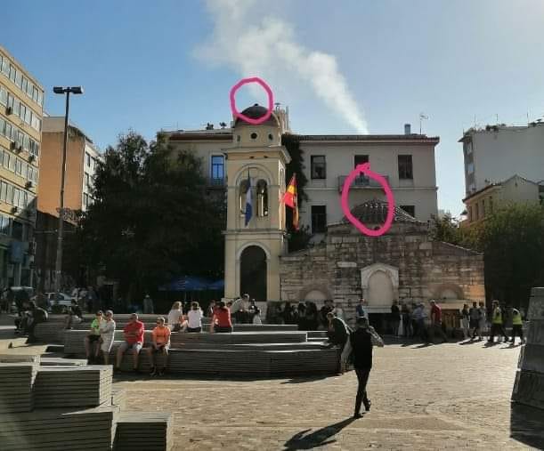 Πλατεία Μοναστηρακίου: Μαντέψτε τι λείπει από την εκκλησία εκεί…!!!