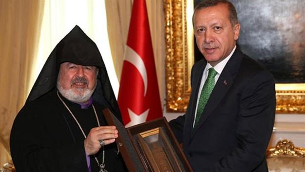 Ο Αρμένιος Πατριάρχης στηρίζει τα ΕΓΚΛΗΜΑΤΑ του τουρκικού στρατού, όπως κι ο Βαρθολομαίος