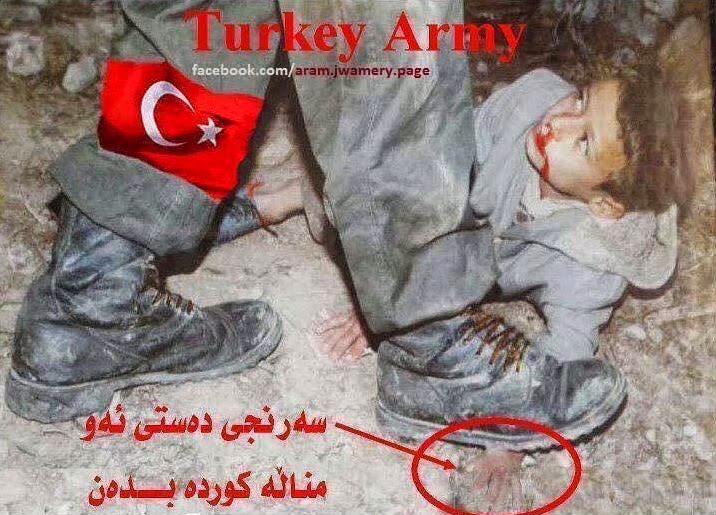 Τούρκος στρατιώτης συνθλίβει το χεράκι παιδιού στο Κουρδιστάν