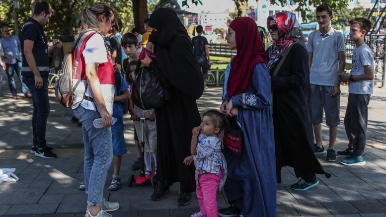 Βυθίζει πληθυσμιακά την Κύπρο η κατοχική Τουρκία: Διοχετεύει “αιτητές ασύλου” στο νησί