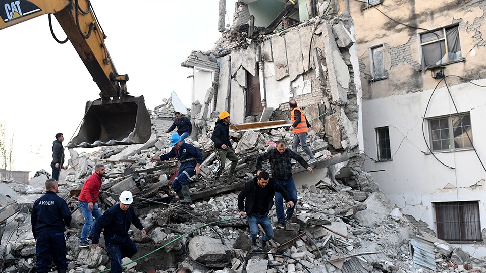 Φονικός σεισμός 6,4 Ρίχτερ στην Αλβανία: Τουλάχιστον 7 νεκροί και 300 τραυματίες