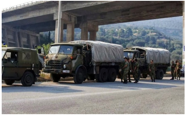 Με εντολή ΓΕΣ οι οδηγοί των στρατιωτικών οχημάτων στην Θράκη ενώπιον παράνομων μεταναστών τα εγκαταλείπουν & φεύγουν