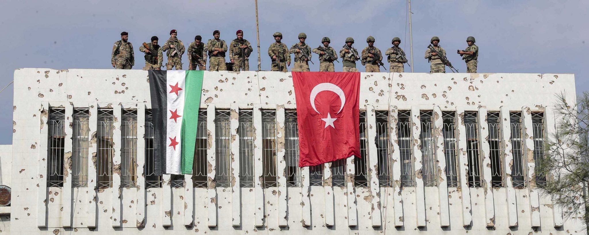 4 Toύρκοι στρατιωτικοί σκοτώθηκαν από έκρηξη βόμβας στη Συρία.