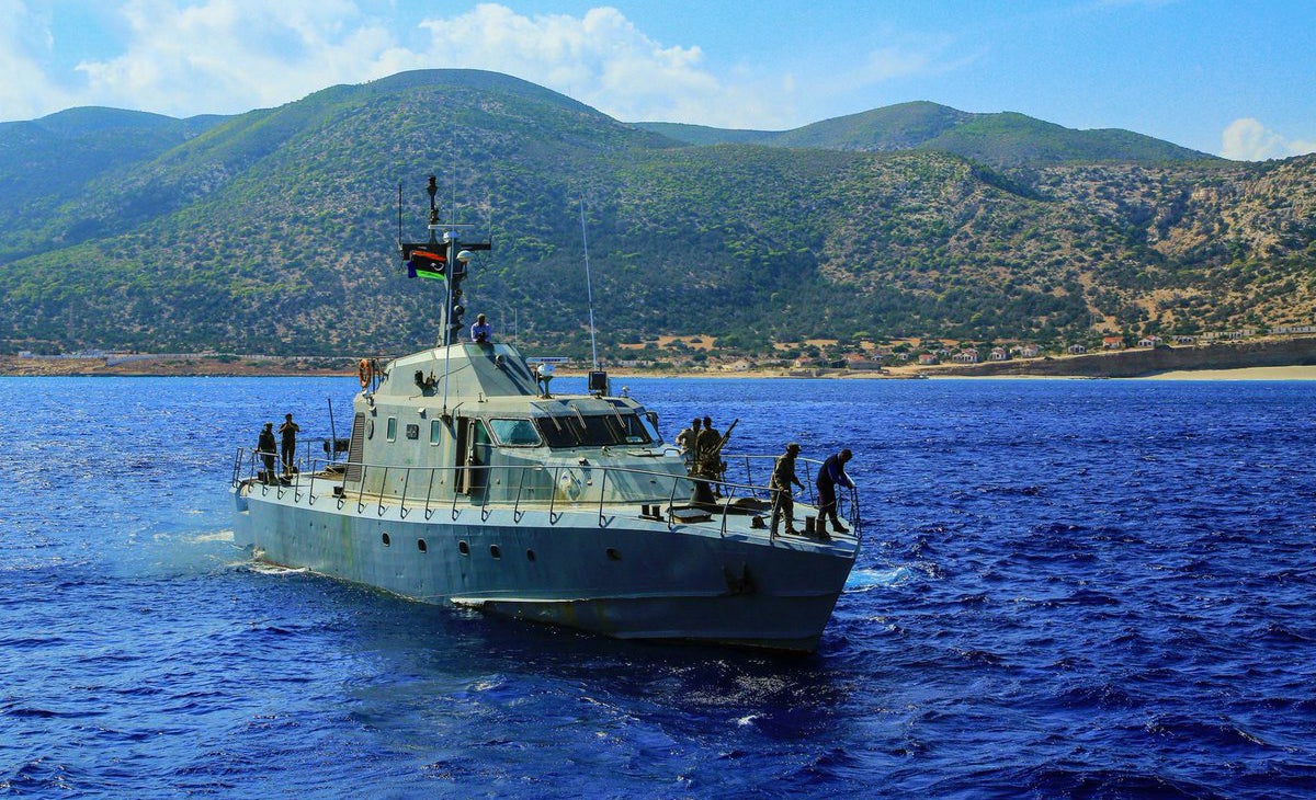 Ολική ρήξη Χαφτάρ-Ρώμης: Οι ναυτικές δυνάμεις του LNA κατέσχεσαν ιταλικό εμπορικό πλοίο – Είχε προορισμό το λιμάνι της Μισράτα