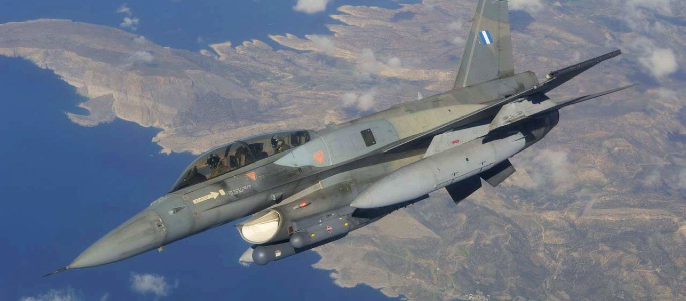 Κλιμάκωση: Δύο τουρκικά πολεμικά πλησιάζουν την φρεγάτα «Νικηφόρος Φωκάς» – Σε ετοιμότητα ελληνικά F-16 από Κρήτη