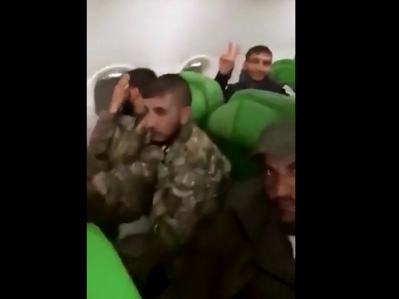 Μισθοφόροι της Τουρκίας σε πτήση προς τη Λιβύη για να πολεμήσουν κατά του Χάφταρ (Βίντεο)