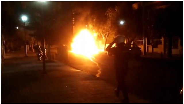 NEOTEPA TΩΡΑ – Αγία Βαρβάρα: Έκρηξη σε αυτοκίνητο εκδότη έξω από ταβέρνα