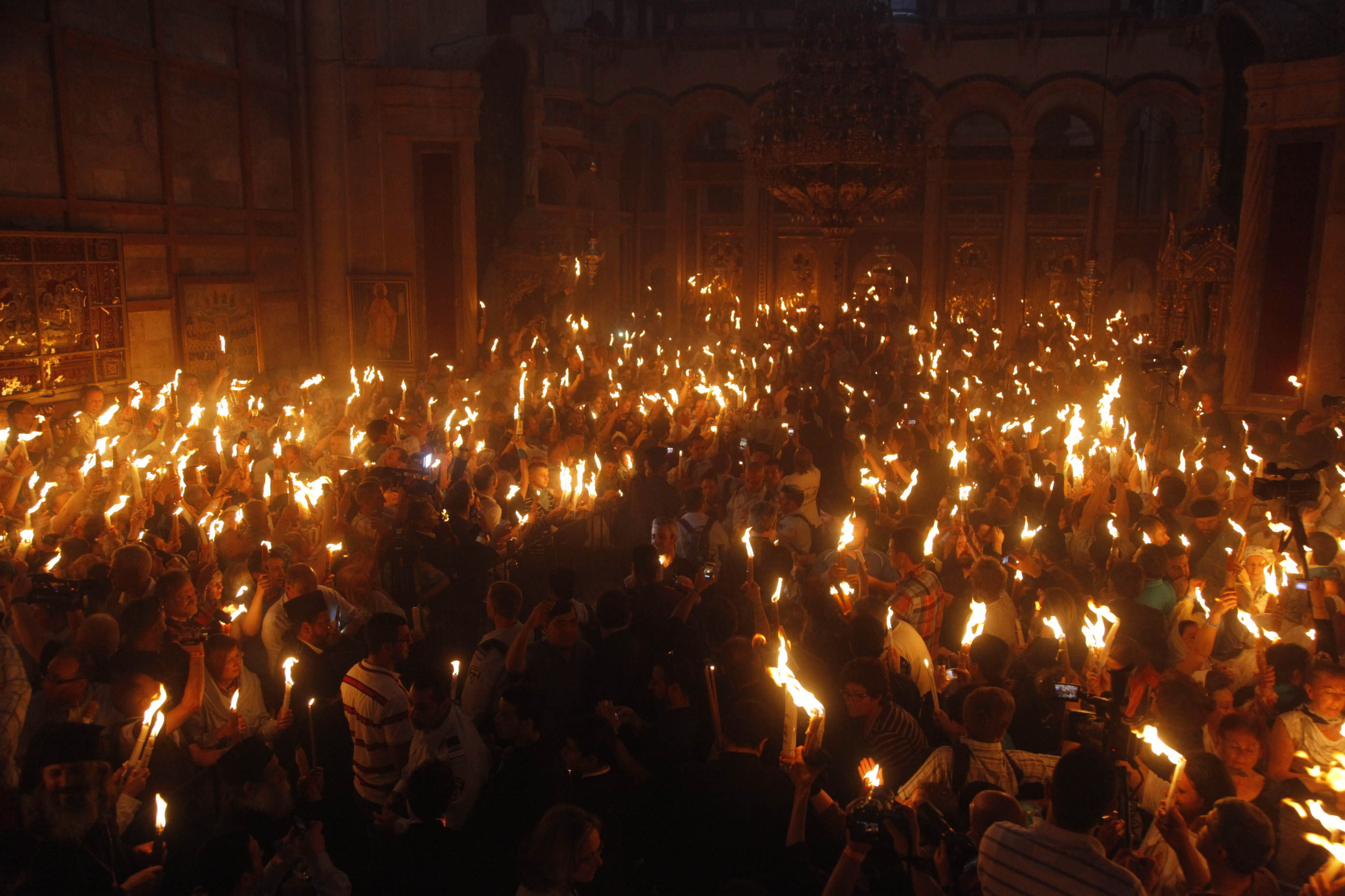ΕΛΕΟΣ!!! ΚΥΡΙΕ…ΕΛΕΗΣΟΝ!!! Με ερωτηματικό η τελετή του Αγίου Φωτός στα Ιεροσόλυμα λόγω κορονοϊού