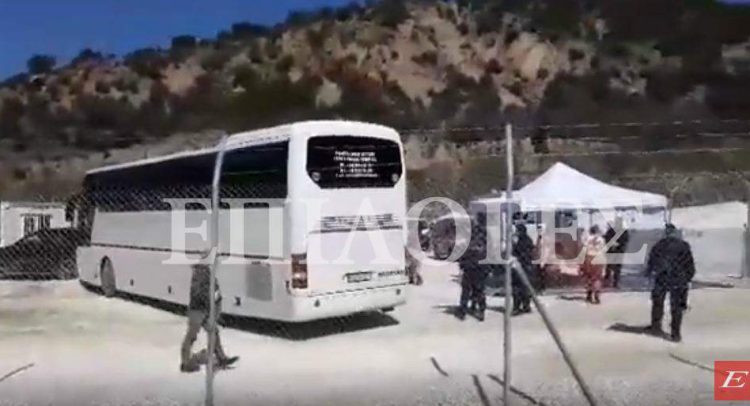 Σέρρες- Τώρα: Έφτασε το πρώτο λεωφορείο με μετανάστες από τα νησιά στο Κλειδί (video)