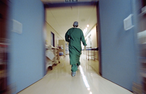 Καταγγελία 200 γιατρών-νοσηλευτών ΕΣΥ: Οι ειδικοί του υπουργείου κρύβουν την αλήθεια