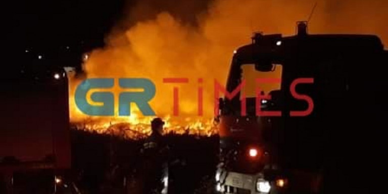 Μεγάλη φωτιά στον Εύοσμο Θεσσαλονίκης -150 μέτρα από πολυκατοικίες [βίντεο]