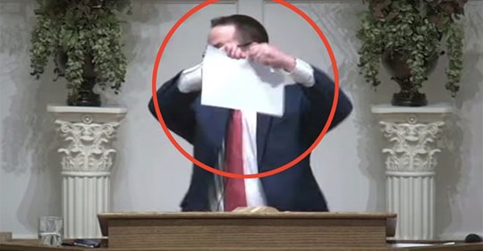 Baltimore pastor rips up cease-and-desist letter mid-sermon: ‘We’re gonna do it God’s way!’