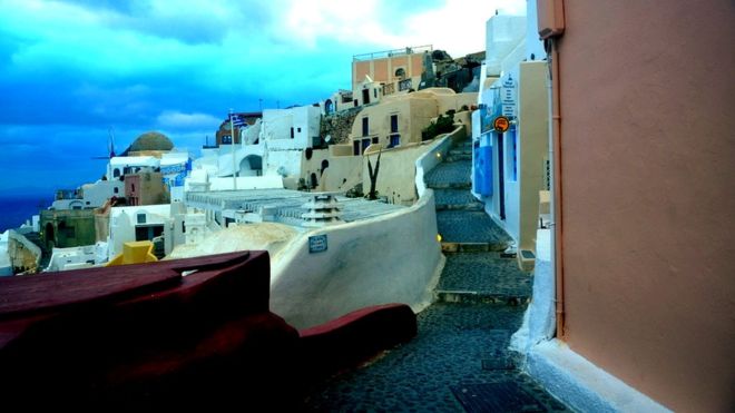 FAKE Coronavirus: Island isolation over as Greece lets tourists back