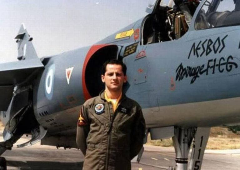 Νίκος Σιαλμάς. Ο πρώτος πιλότος που σκοτώθηκε σε αερομαχία με τούρκους. Σαν σήμερα, 18 Ιουνίου 1992. Δεν τον ξεχνούμε!