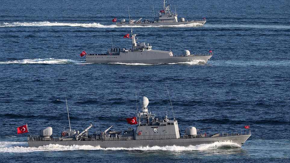 Ενδείξεις αποκλιμάκωσης στο Αιγαίο: Οι Τούρκοι αποσύρουν πλοία και «κατεβάζουν» tweet που μίλαγε για έναρξη ερευνών