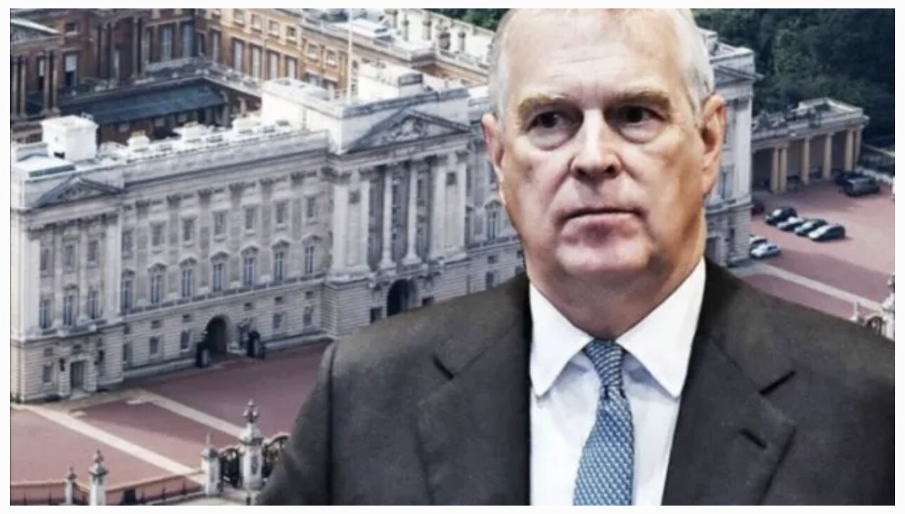 Huge Crowd Gathers at Buckingham Palace, Demands ‘Pedophile’ Prince Andrew Face Justice
