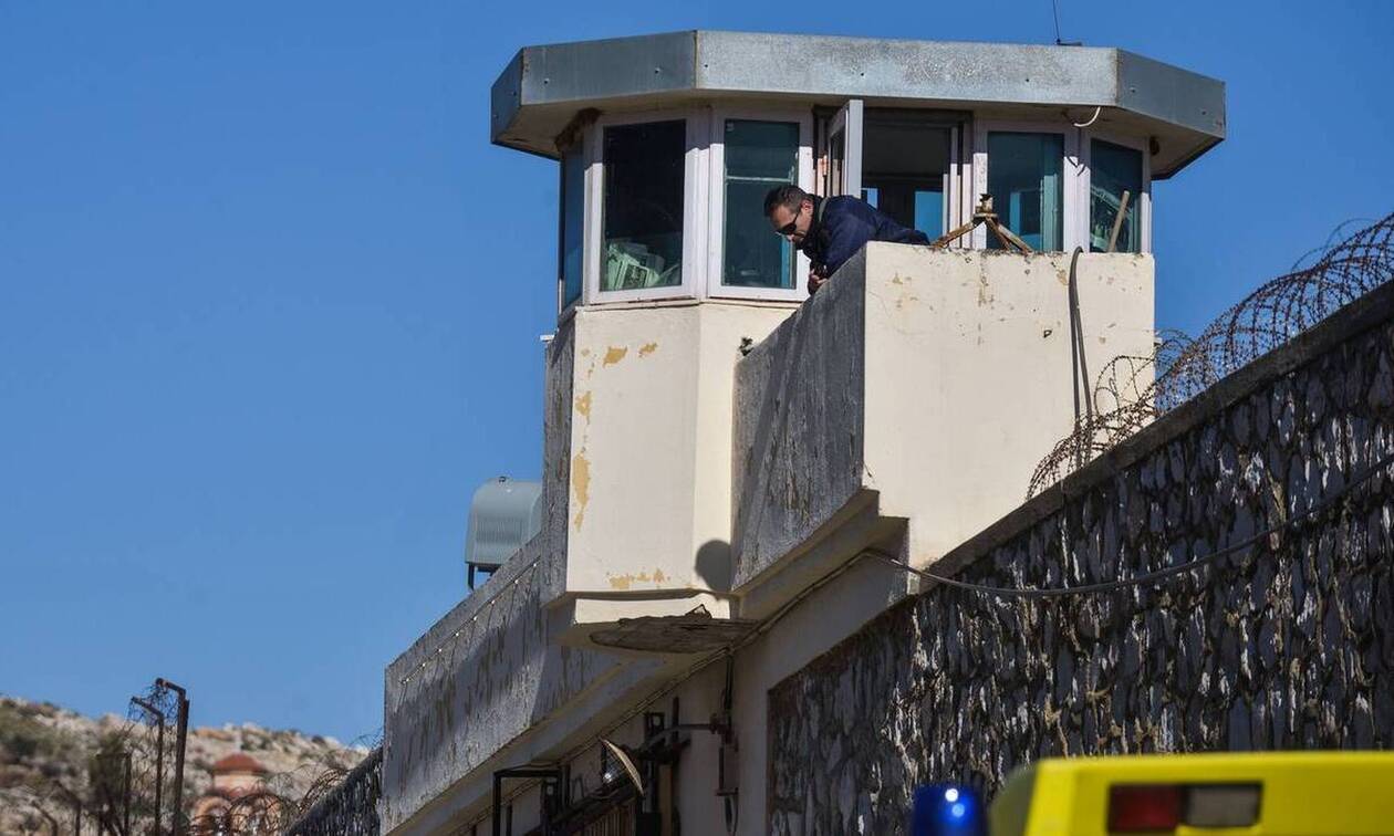 Φυλακές Κορυδαλλού: Έφοδος στα κελιά – Εντοπίστηκαν ναρκωτικά θαμμένα στην αυλή