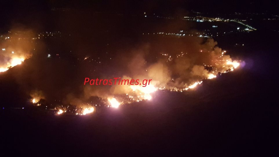 Μεγάλη πυρκαγιά στην Πάτρα κοντά σε κατοικημένη περιοχή: Εντολή εκκένωσης στα πρώτα σπίτια στα Συχαινά