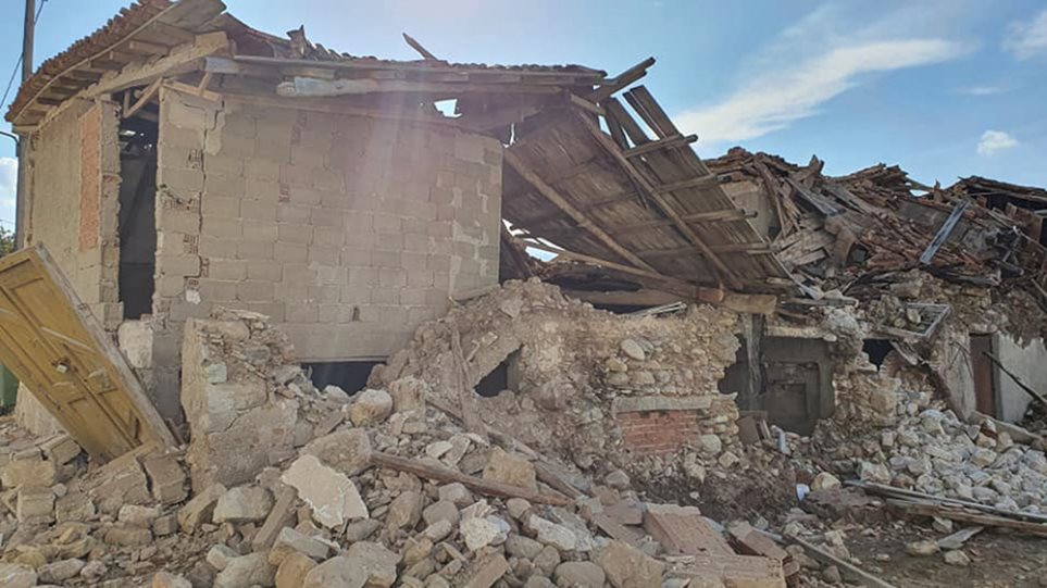 Σεισμός στη Σάμο: Νεκρό ένα παιδί – Μάχη για να κρατηθεί στη ζωή το δεύτερο
