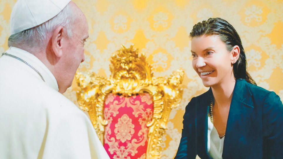 Το “Τον Πάπα να καταράσθε” δεν ισχύει εδώ. – ΠΡΟΔΟΤΡΙΑ Μαρίνα Βερνίκου στο Βατικανό: «Θέλω να δω τον Πάπα», και τον είδε