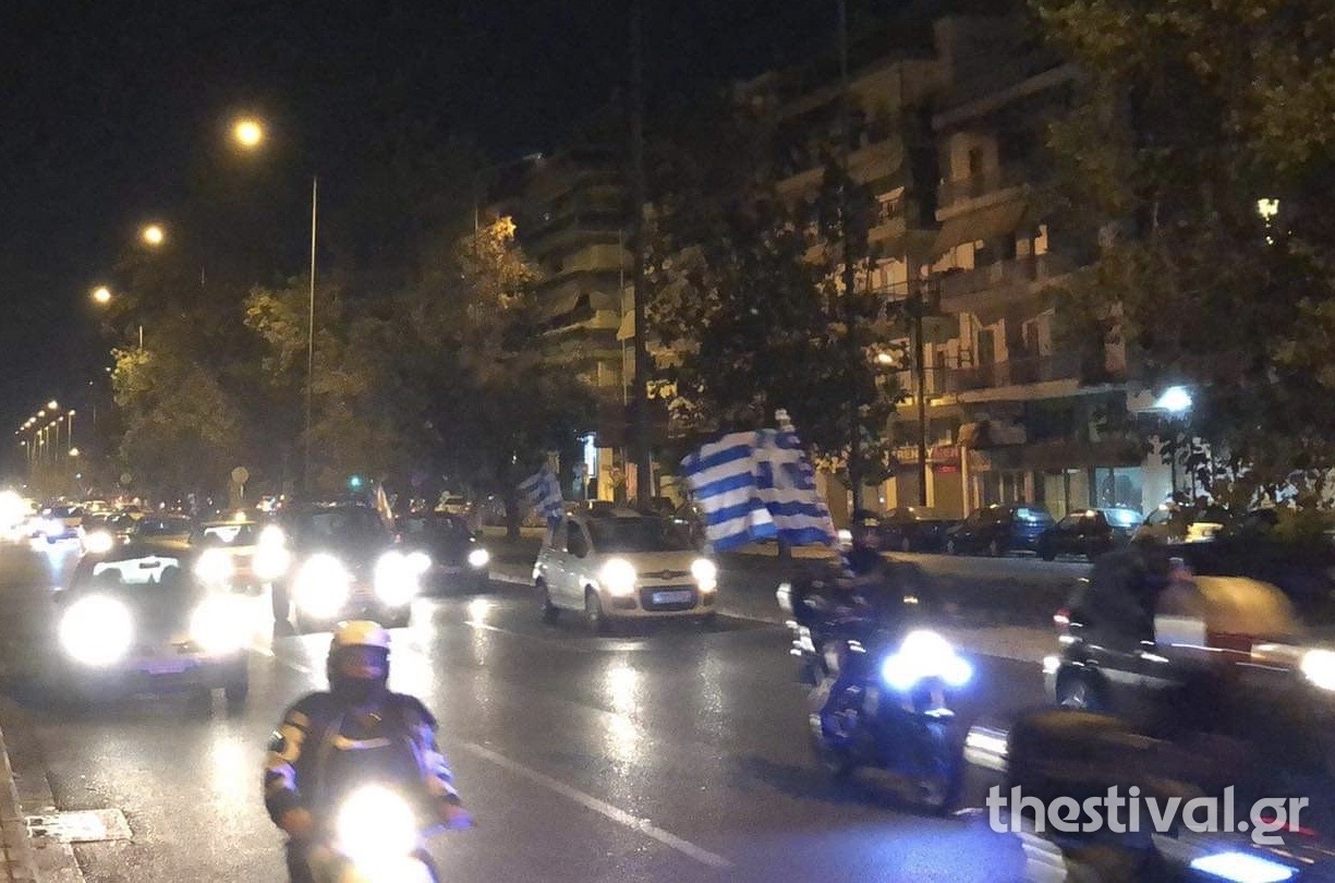 ΤΩΡΑ: Μηχανοκίνητη πορεία του Ιερού Λόχου στο κέντρο της Θεσσαλονίκης (video)