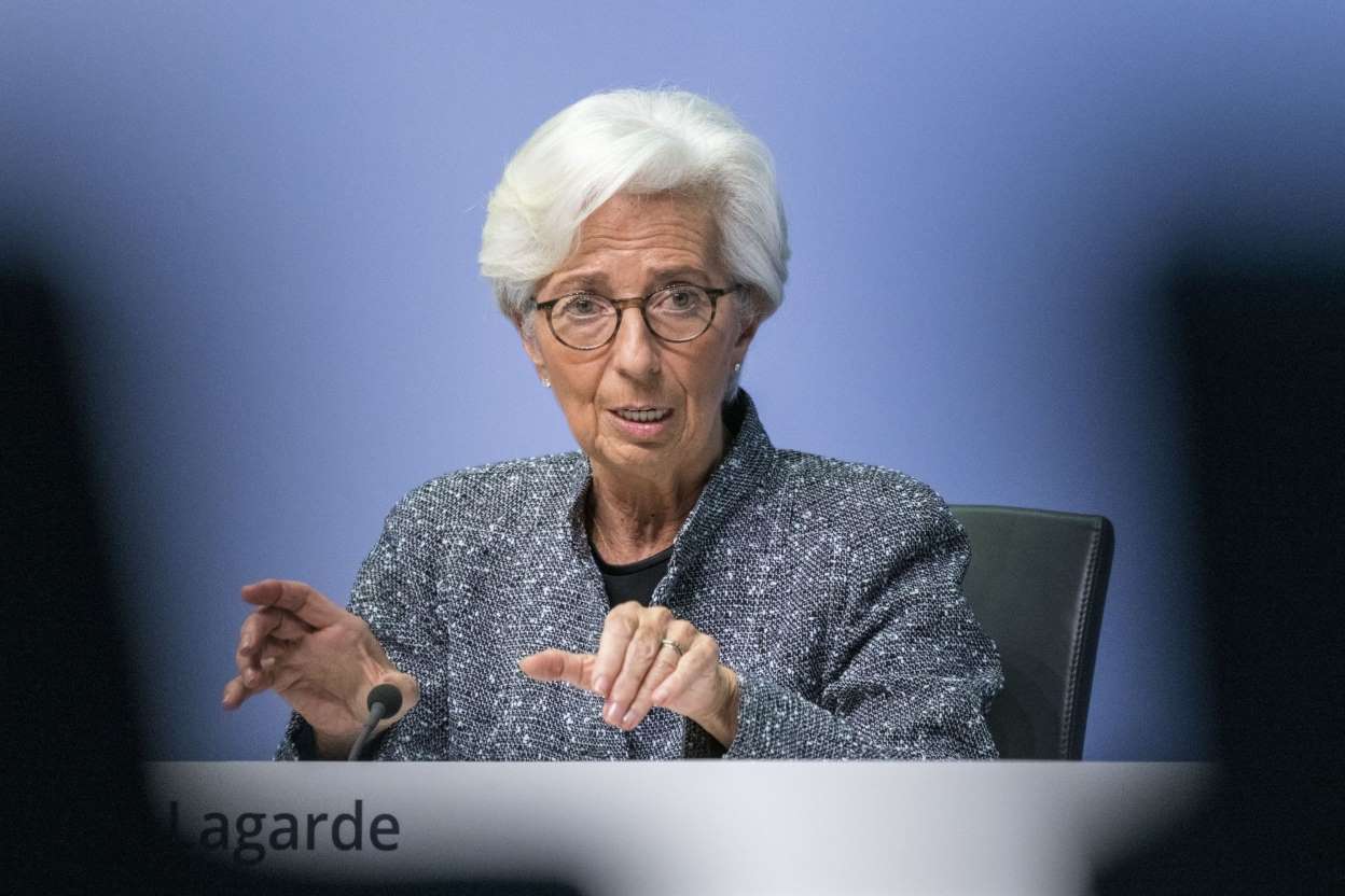 Lagarde Says Her ‘Hunch’ Is That ECB Will Adopt Digital Currency