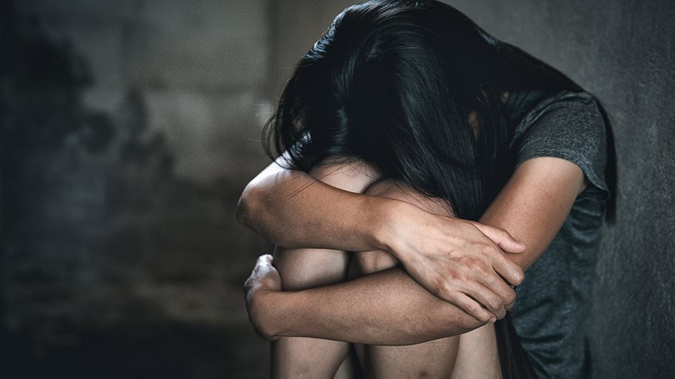 Νέα υπόθεση βιασμού 16χρονης αναστατώνει τη Ρόδο – Συνελήφθησαν τέσσερις νεαροί