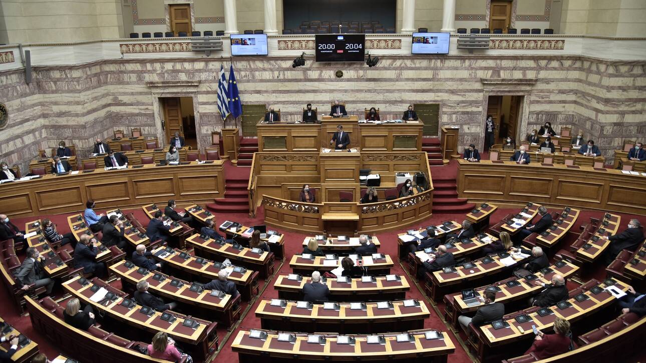 Βουλή: Υπερψηφίστηκε με 166 «ναι» το νομοσχέδιο για τα Πανεπιστήμια