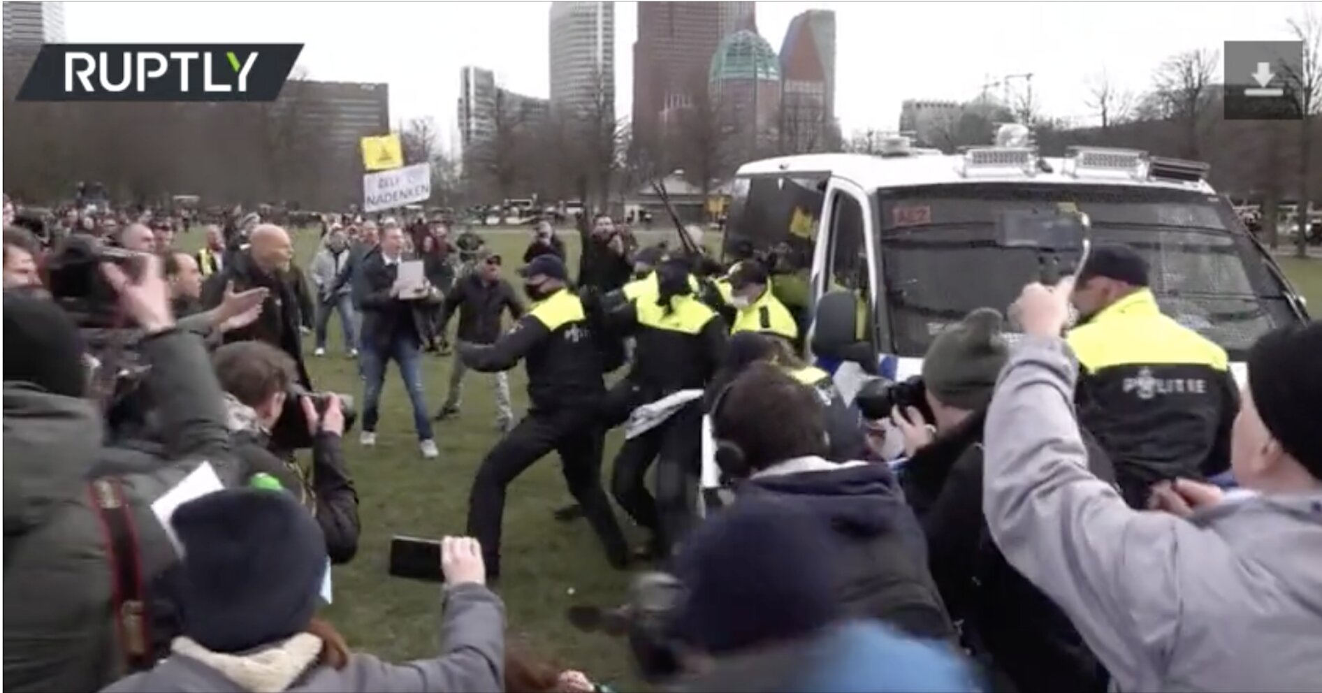 Δεν σταματούν οι Ολλανδοί, βγήκαν ξανά στους δρόμους! (video)