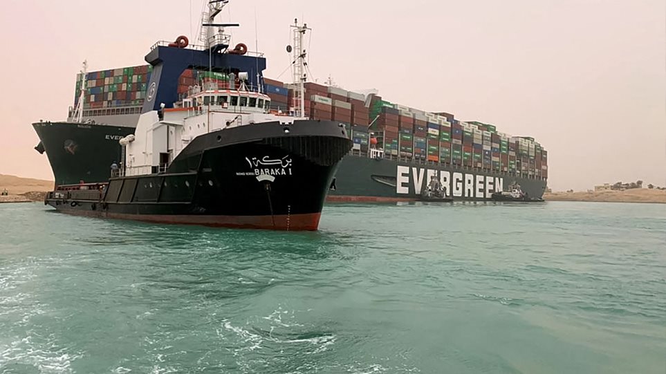 Σουέζ: Ξεκίνησε η επιχείρηση αποκόλλησης του γιγαντιαίου πλοίου «Ever Given» από τη διώρυγα του Σουέζ (βίντεο)