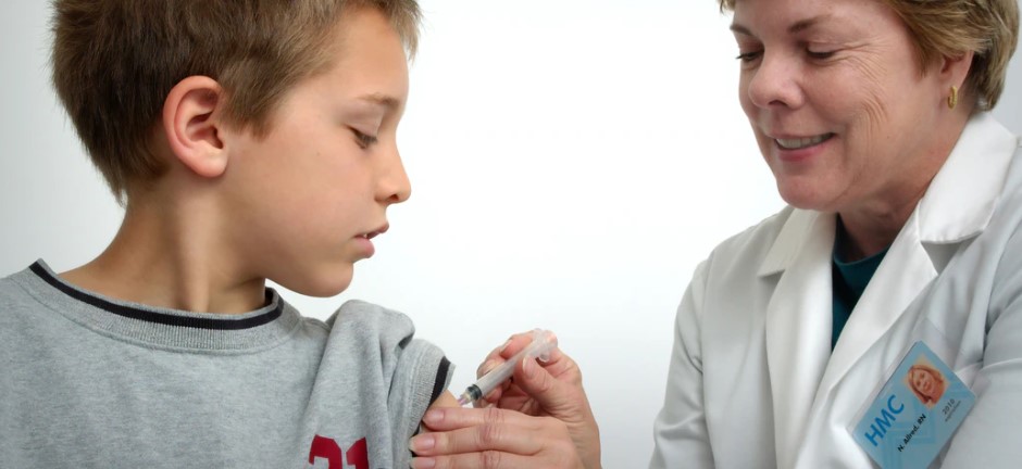 New Pfizer study: Four fifths of all vaccinated children aged 12 and over complain of side effects